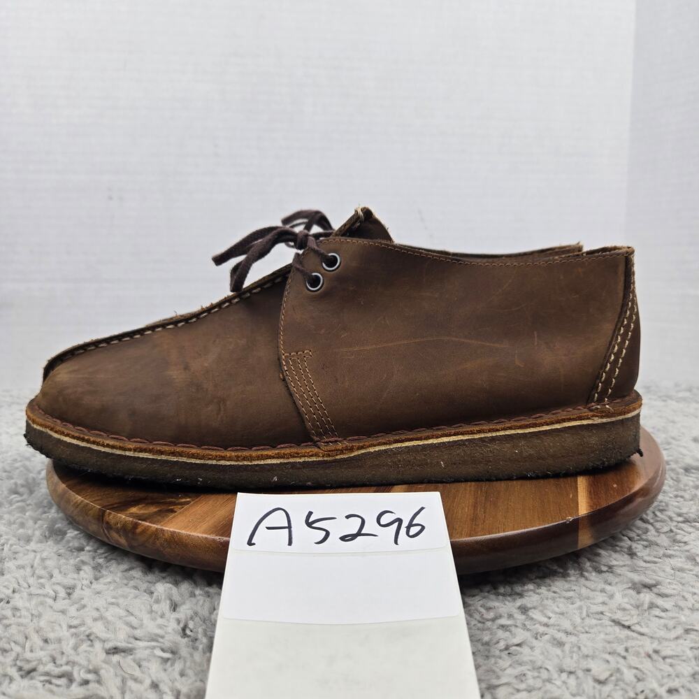 Clarks Men 12M Original Desert Trek Brown Leather Distressed Crepe Chukka Boot